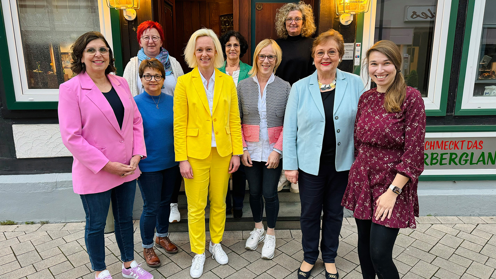 Mehr Sicherheit für junge Eltern: Frauen Union drängt auf verlässliche Unterstützung durch Elterngeld